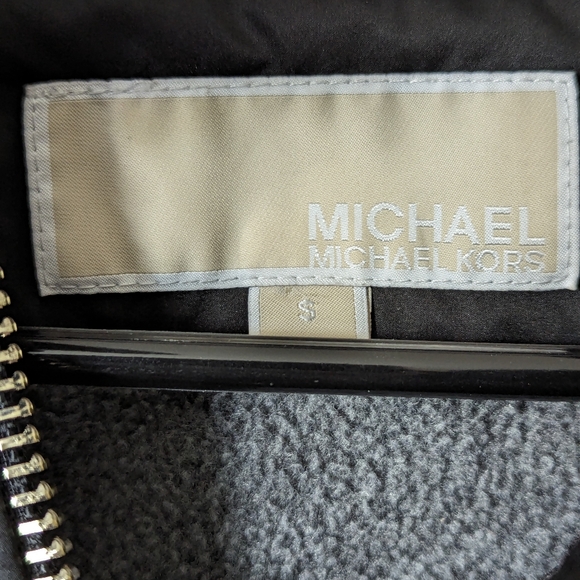 Michael Kors black quilt Puffer Coat size S - Picture 3 of 8